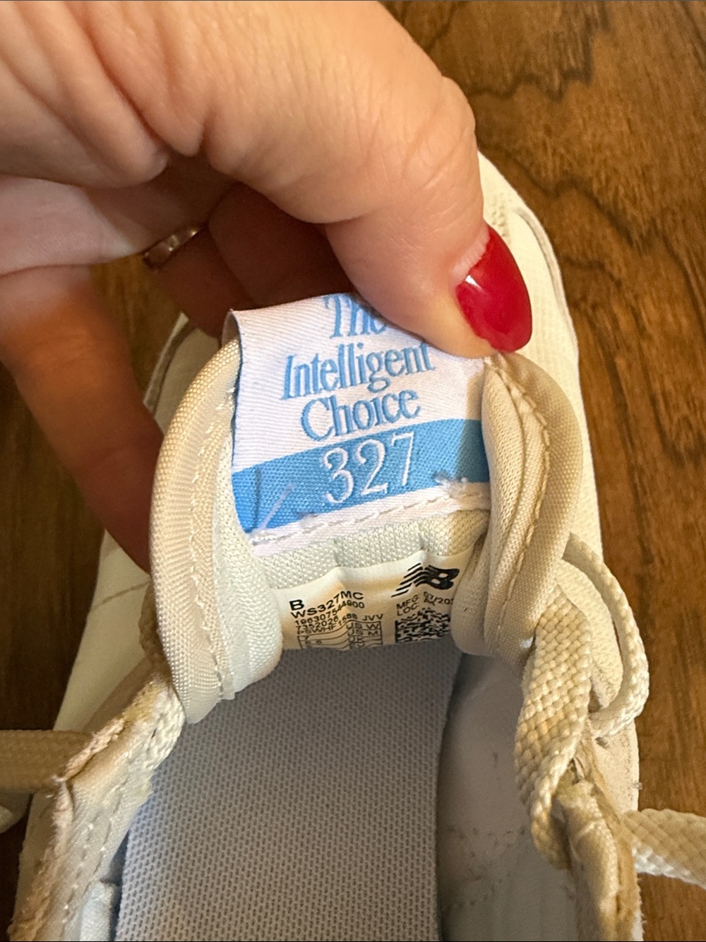 New Balance Women’s  327 Sneaker in Nimbus Cloud and Sky Blue, size 7 - Picture 10 of 11